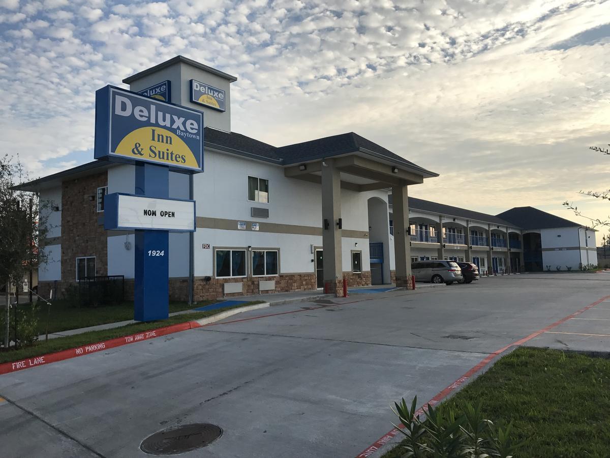 Deluxe Inn & Suites - Baytown Exterior photo