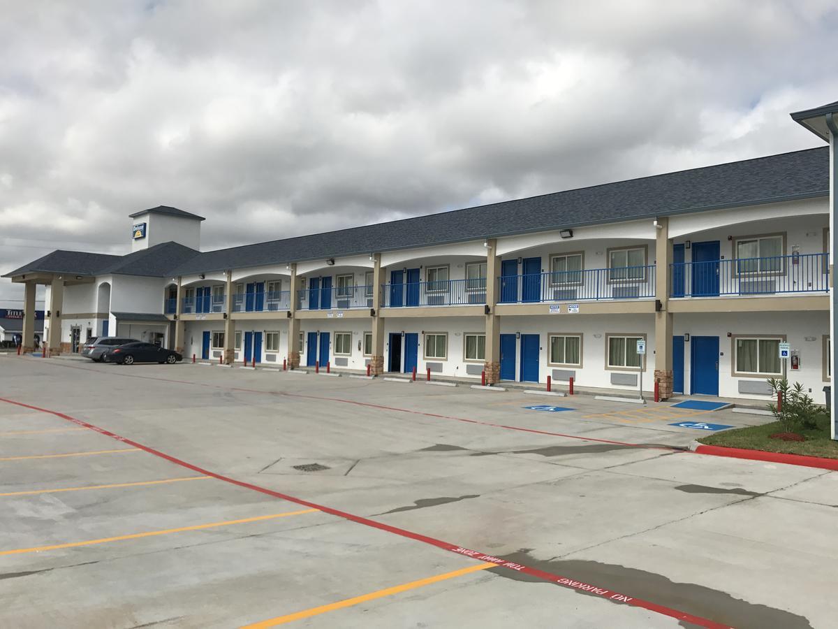 Deluxe Inn & Suites - Baytown Exterior photo